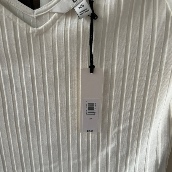 BR Wide Ribbed V-Neck Top - Picture 4 of 8